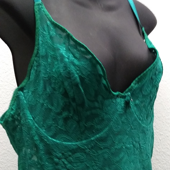 Intimate Lingerie - Picture 4 of 8